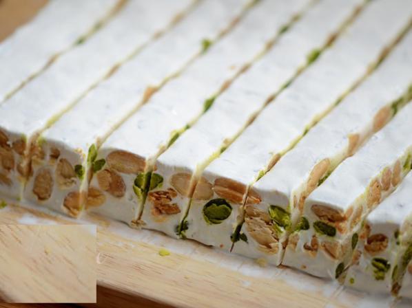 صادرات انواع گز پسته ای جعبه ای