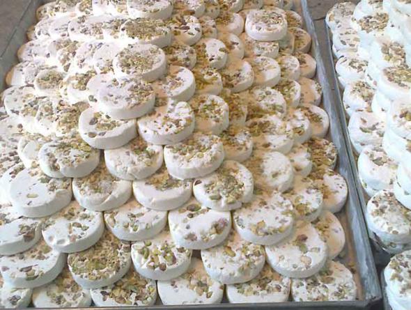 فواید خوردن گز آردی شکلاتی چیست؟